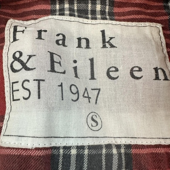 Frank & Eileen Barry Shirt Womens Small Red Plaid Button Down Made in USA - Picture 5 of 11